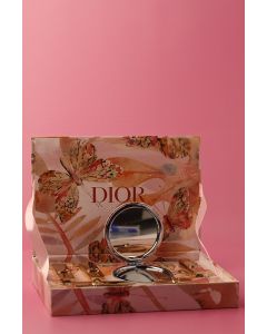 بكج Dior – مجموعة مكياج فاخرة مع مراية